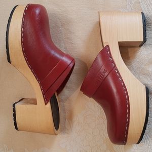 Swedish Hasbeens Louise Leather Clogs 39, fits size 8